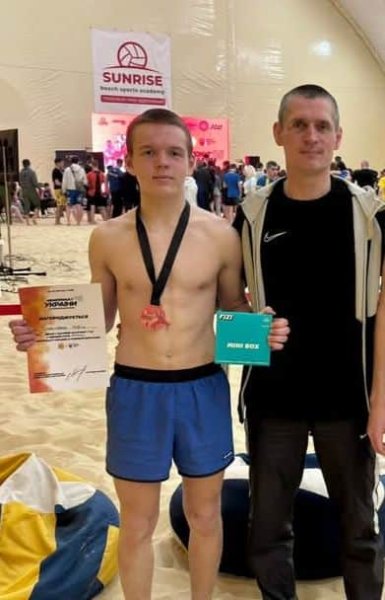После удара в Сумах 13-летний парень выбрался из горящего автобуса и спас других &ndash; СМИ