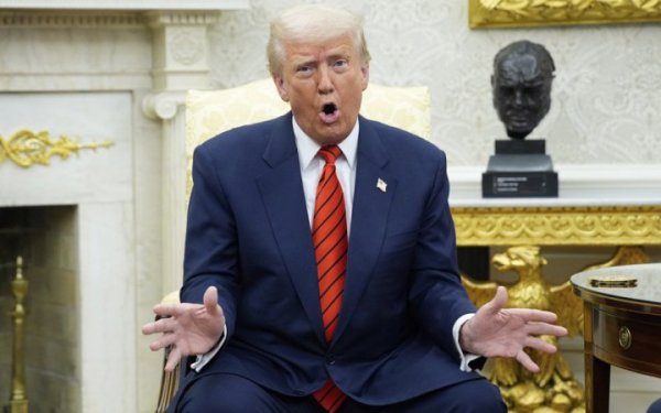 Трамп повторив погрозу щодо санкцій проти РФ та відкинув членство України в НАТО
Трамп повторив погрозу щодо санкцій проти РФ та відкинув членство України в НАТО