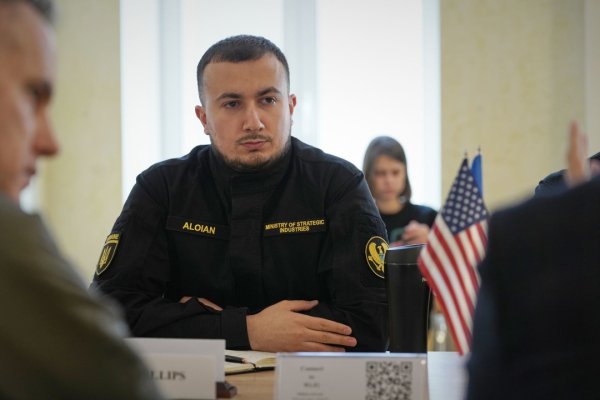 США підтримують локалізацію обслуговування американської техніки в Україні США підтримують локалізацію обслуговування американської техніки в Україні