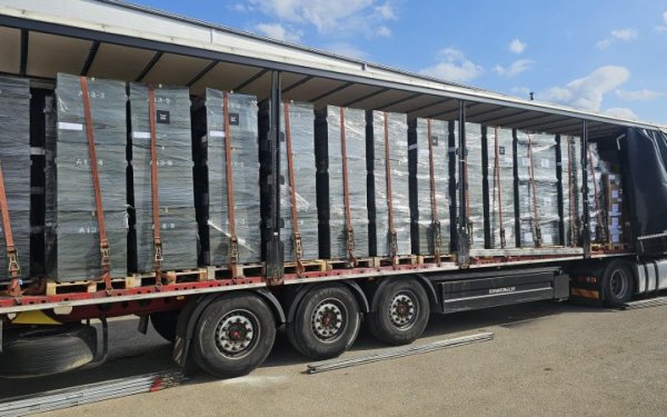 Латвія відправляє Україні партію з 1 500 безпілотників.
Латвія відправляє Україні партію з 1 500 безпілотників.
