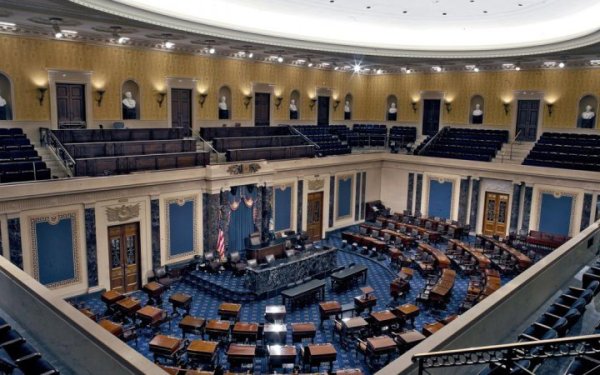 Сенатори представили двопартійний законопроєкт про санкції проти РФ
Сенатори представили двопартійний законопроєкт про санкції проти РФ