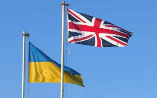 Україна отримає від Британії пакет військової допомоги на 580 млн доларів
Україна отримає від Британії пакет військової допомоги на 580 млн доларів