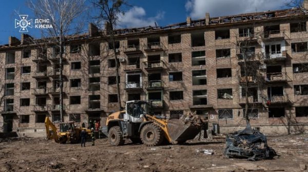Удар по Киеву 24 апреля: в Святошинском районе повреждены 54 дома Удар по Киеву 24 апреля: в Святошинском районе повреждены 54 дома