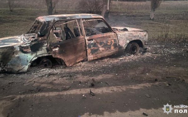Окупанти скинули вибухівку на цивільне авто у Запорізькій області
Окупанти скинули вибухівку на цивільне авто у Запорізькій області