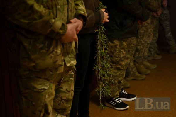 «За тиждень – Великдень». Як капелан із військовими молився
«За тиждень – Великдень». Як капелан із військовими молився