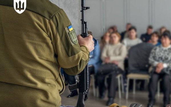 В Україні створять мережу Центрів підготовки громадян до нацспротиву
В Україні створять мережу Центрів підготовки громадян до нацспротиву
