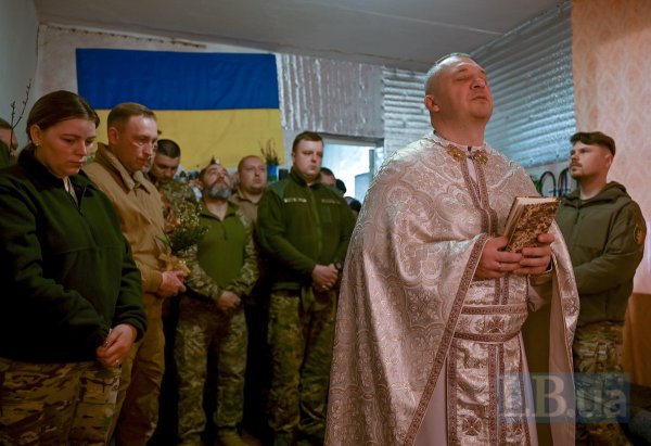 «За тиждень – Великдень». Як капелан із військовими молився
«За тиждень – Великдень». Як капелан із військовими молився