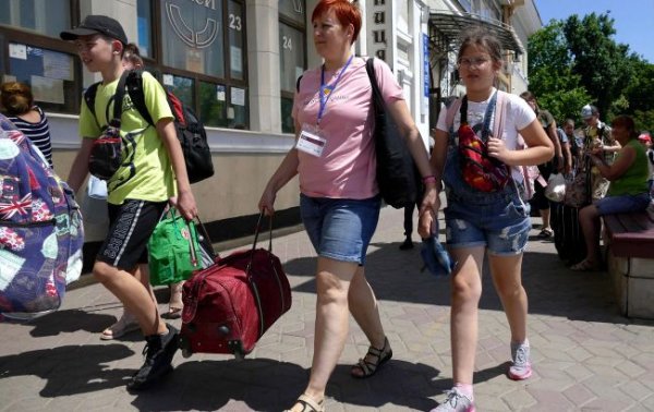 Як та де переселенцям отримати грошову допомогу: програми від уряду та донорів
Як та де переселенцям отримати грошову допомогу: програми від уряду та донорів