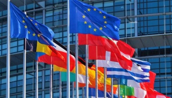 В Євросоюзі схвалили «митну відповідь» США В Євросоюзі схвалили «митну відповідь» США