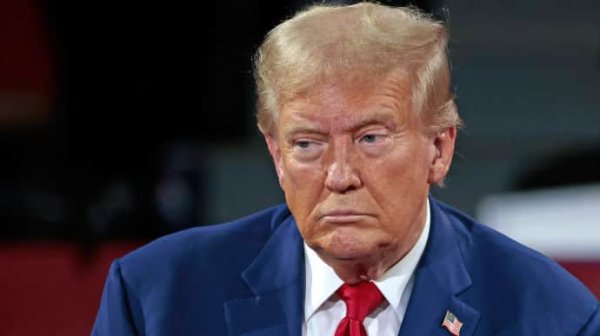 Трамп требует, чтобы Россия "шевелилась" для завершения войны в Украине Трамп требует, чтобы Россия "шевелилась" для завершения войны в Украине
