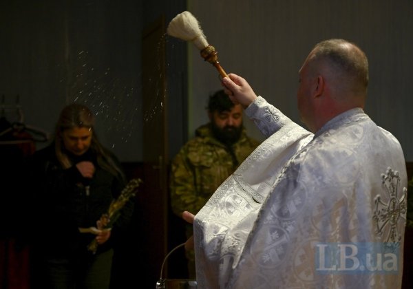 «За тиждень – Великдень». Як капелан із військовими молився
«За тиждень – Великдень». Як капелан із військовими молився