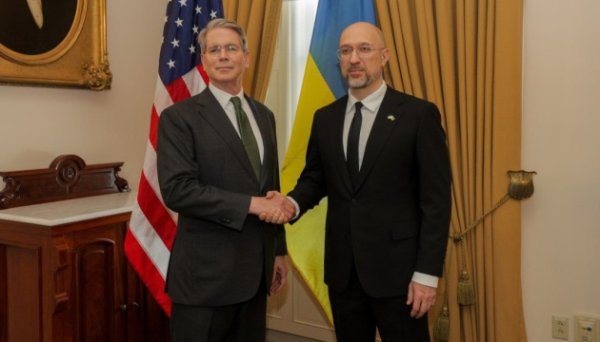 Шмигаль і Бессент домовилися почати роботу над зоною вільної торгівлі між Україною і США Шмигаль і Бессент домовилися почати роботу над зоною вільної торгівлі між Україною і США