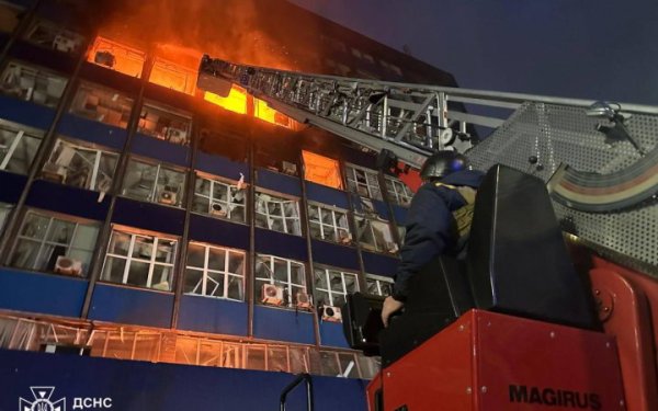 Росіяни атакували Запоріжжя та Харків безпілотниками
Росіяни атакували Запоріжжя та Харків безпілотниками