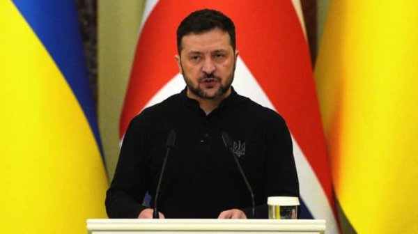 "Нет причин ждать 8 мая": Зеленский ответил на заявление Путина о "перемирии" "Нет причин ждать 8 мая": Зеленский ответил на заявление Путина о "перемирии"