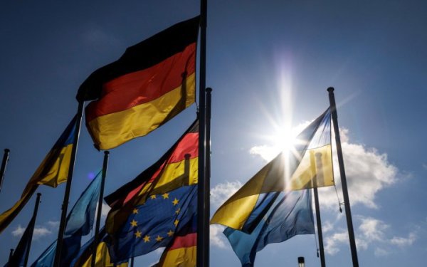 Німецька коаліційна угода містить підтримку вступу України в НАТО
Німецька коаліційна угода містить підтримку вступу України в НАТО