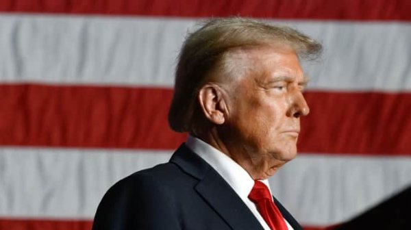 Трамп отреагировал на российский удар по Сумах: Это ужасно, они совершили ошибку Трамп отреагировал на российский удар по Сумах: Это ужасно, они совершили ошибку