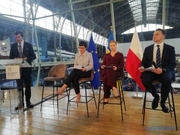 ЄС готовий допомогти бізнесу у просуванні в Україну - єврокомісарка Кос ЄС готовий допомогти бізнесу у просуванні в Україну - єврокомісарка Кос