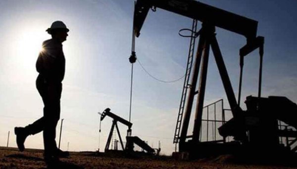 Російська нафта Urals впала до $52 Російська нафта Urals впала до $52