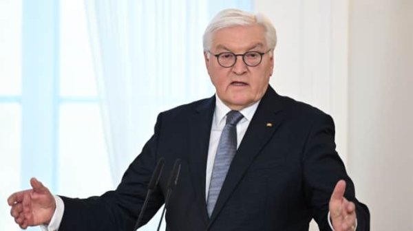 Штайнмайер пообещал, что Германия останется "сильнейшей поддержкой" Украины в Европе Штайнмайер пообещал, что Германия останется "сильнейшей поддержкой" Украины в Европе