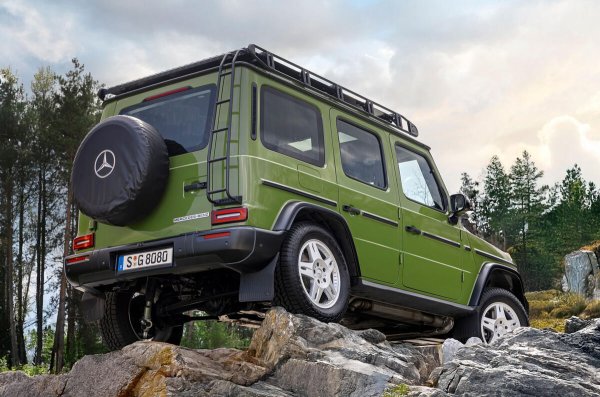 Позашляховик Mercedes-Benz G-Class отримав спецверсію у ретростилі
Позашляховик Mercedes-Benz G-Class отримав спецверсію у ретростилі