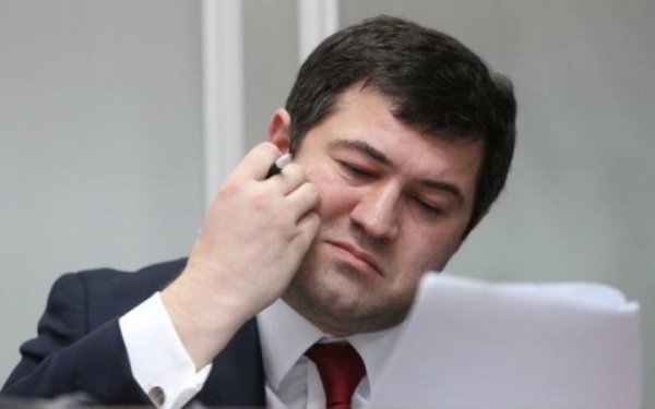 Десятки суддів, чиновників, помічників нардепів хочуть уникнути покарання за корупцію через мобілізацію
Десятки суддів, чиновників, помічників нардепів хочуть уникнути покарання за корупцію через мобілізацію