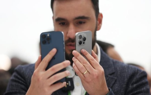 Техніка Apple може подорожчати? NYT оцінив вплив нових мит Трампа
Техніка Apple може подорожчати? NYT оцінив вплив нових мит Трампа