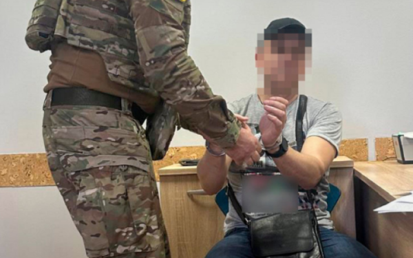 Співробітники ДПСУ викрили спробу підкупу прикордонника на Волині
Співробітники ДПСУ викрили спробу підкупу прикордонника на Волині