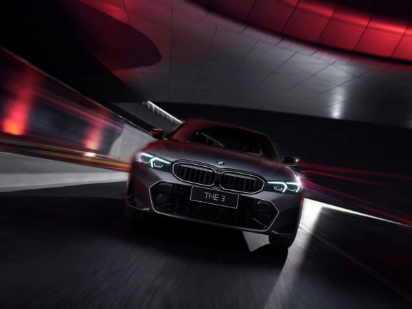 На честь 50-річного ювілею: BMW 3-Series отримала лімітовану серію
На честь 50-річного ювілею: BMW 3-Series отримала лімітовану серію