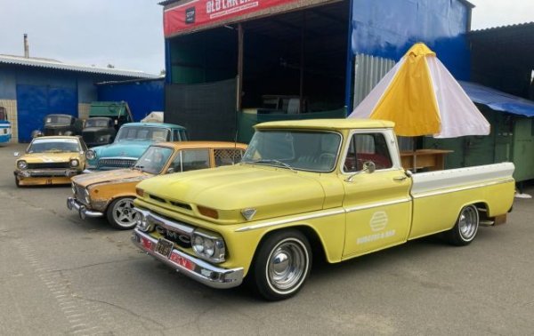 Сотні яскравих авто: технічний фестиваль Old Car Land пройде у музеї "Колеса Історії"
Сотні яскравих авто: технічний фестиваль Old Car Land пройде у музеї "Колеса Історії"