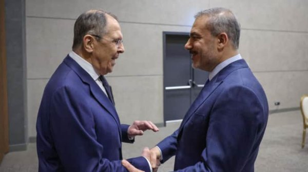 Лавров и глава МИД Турции в Анталии поговорили об Украине Лавров и глава МИД Турции в Анталии поговорили об Украине