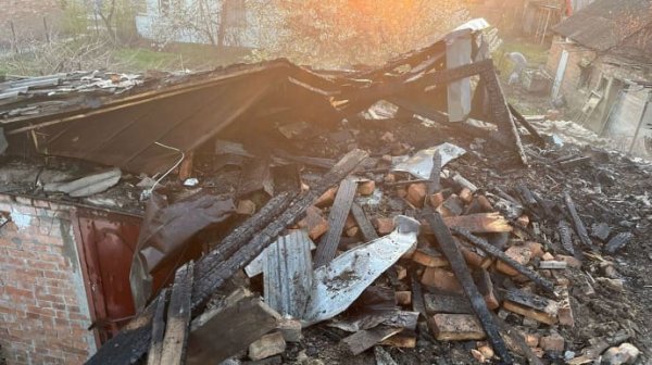 Россияне били по Днепропетровщине из "Градов" и тяжелой артиллерии: пострадал человек, бушевали пожары Россияне били по Днепропетровщине из "Градов" и тяжелой артиллерии: пострадал человек, бушевали пожары