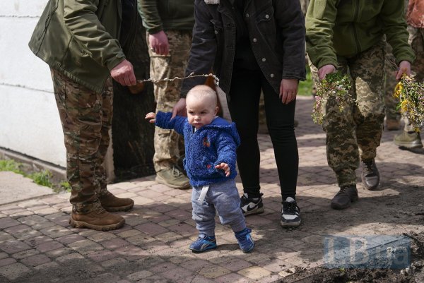 «За тиждень – Великдень». Як капелан із військовими молився
«За тиждень – Великдень». Як капелан із військовими молився