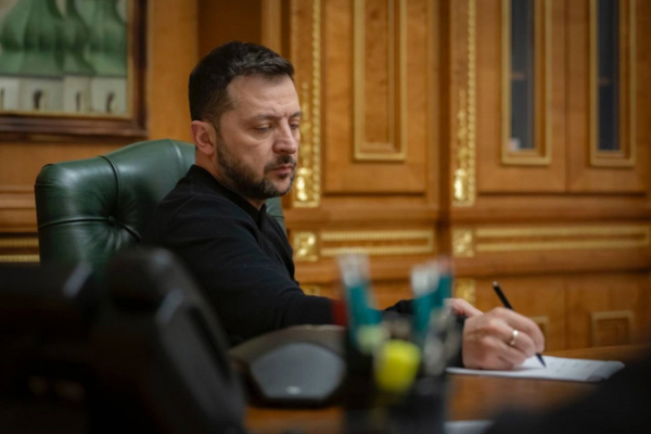 Зеленский подписал закон об адаптации автоперевозок к нормам ЕС
Зеленский подписал закон об адаптации автоперевозок к нормам ЕС
