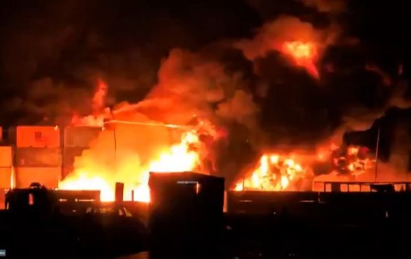 Вибух в Ірані: через масштабну пожежу вже 8 загиблих, постраждалих майже 750
Вибух в Ірані: через масштабну пожежу вже 8 загиблих, постраждалих майже 750
