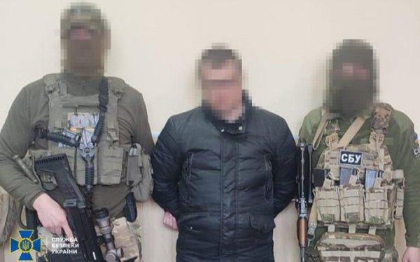 Таксист із Краматорська "зливав" росіянам локації мінних полів ЗСУ на Донеччині
Таксист із Краматорська "зливав" росіянам локації мінних полів ЗСУ на Донеччині