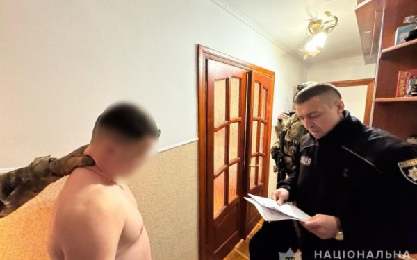Нацполіція затримала групу шахраїв, яка не поставила для ЗСУ понад сто дронів на майже 11 млн грн
Нацполіція затримала групу шахраїв, яка не поставила для ЗСУ понад сто дронів на майже 11 млн грн