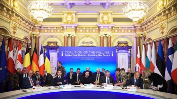Зеленский: Путин создал ложное ощущение спокойствия ради парада 9 мая Зеленский: Путин создал ложное ощущение спокойствия ради парада 9 мая