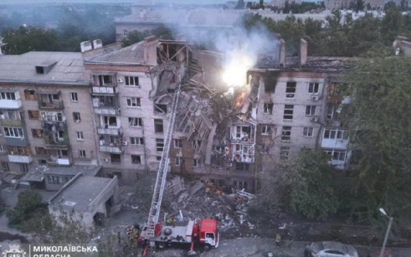 У Миколаєві з-під завалів дістали тіло загиблої через атаку РФ жінки
У Миколаєві з-під завалів дістали тіло загиблої через атаку РФ жінки