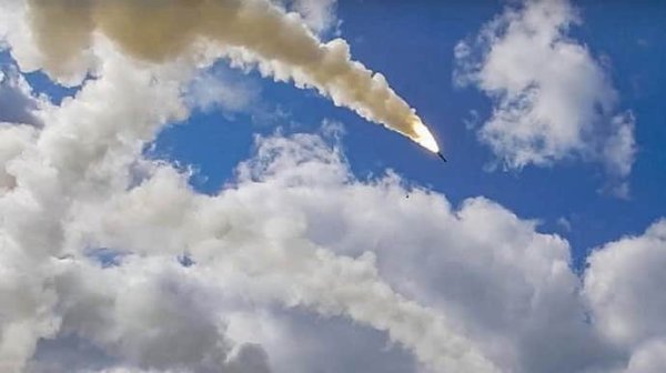 Россияне ударили ракетой по Чугуеву: погибла женщина Россияне ударили ракетой по Чугуеву: погибла женщина
