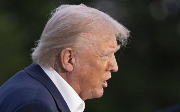 Трамп заявив, що триденне "путінське перемир'я" - це "вже багато"
Трамп заявив, що триденне "путінське перемир'я" - це "вже багато"