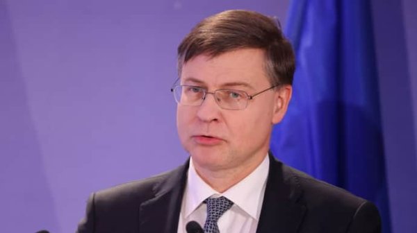 ЕС планирует продолжить давление на Россию 18-м пакетом санкций ЕС планирует продолжить давление на Россию 18-м пакетом санкций
