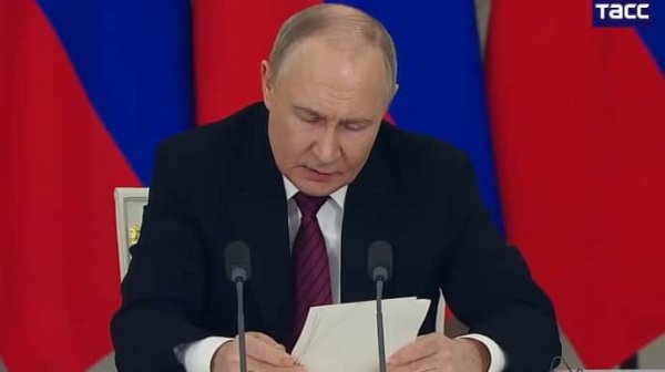 Путин предложил прямые переговоры с Украиной в Стамбуле Путин предложил прямые переговоры с Украиной в Стамбуле