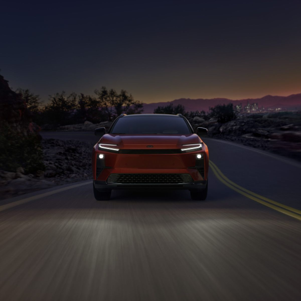 Toyota представила новый электрокроссовер C-HR (фото)
Toyota представила новый электрокроссовер C-HR (фото)