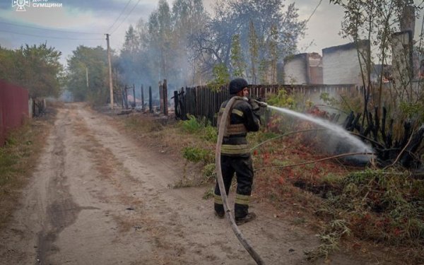 РФ атакувала Сумщину дронами, є влучання та поранені (доповнено)
РФ атакувала Сумщину дронами, є влучання та поранені (доповнено)