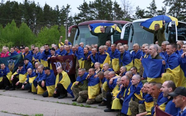 Ще 205 українських захисників сьогодні повернулися з російського полону
Ще 205 українських захисників сьогодні повернулися з російського полону