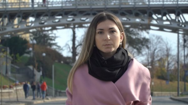 Рада просит Зеленского присвоить журналистке Рощиной звание Герой Украины Рада просит Зеленского присвоить журналистке Рощиной звание Герой Украины