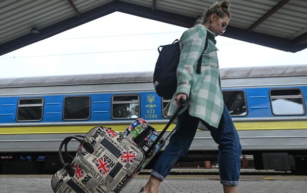 Громадянство без мови та іспитів: що змінить новий закон і чому його критикують
Громадянство без мови та іспитів: що змінить новий закон і чому його критикують