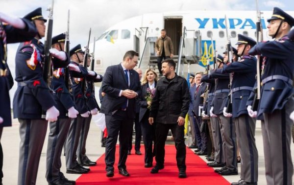 Зеленський прибув до Чехії з візитом
Зеленський прибув до Чехії з візитом