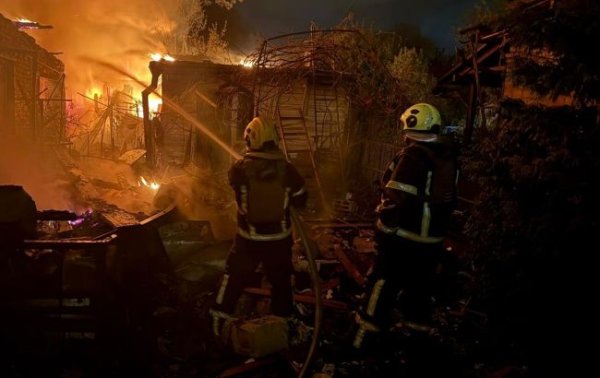 Атака "Шахедів" на Київ: кількість постраждалих зросла до 11
Атака "Шахедів" на Київ: кількість постраждалих зросла до 11