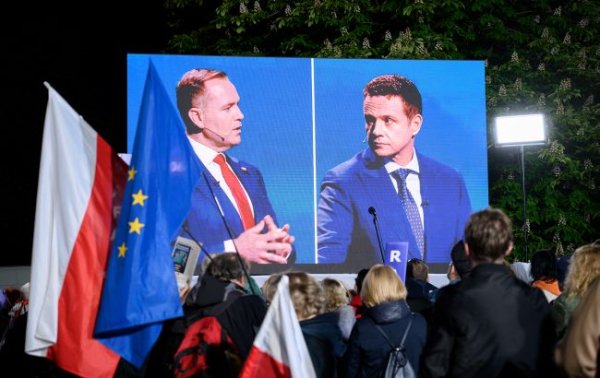 Тшасковський vs Навроцький: як Україна і Зеленський стали гарячими темами дебатів у Польщі
Тшасковський vs Навроцький: як Україна і Зеленський стали гарячими темами дебатів у Польщі
